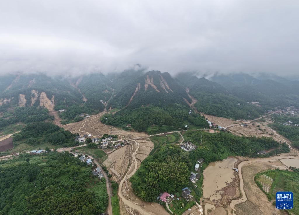 重庆永川：救援力量全力抢险救灾
