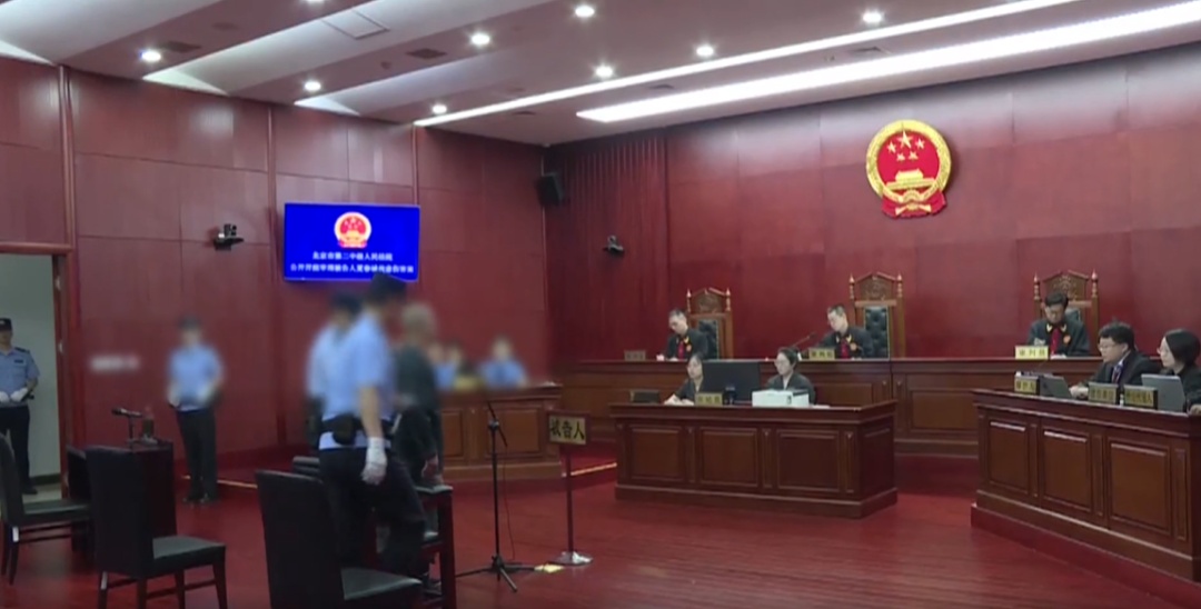 上班冲突殴打同事11秒，对方1个月后去世；男子辩称“正当防卫”，获刑10年