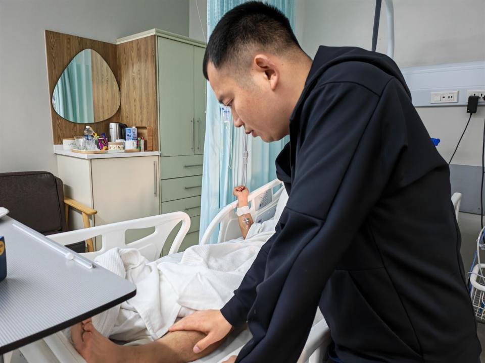 华人突发口角歪斜确诊脑卒中，援非医生火速出诊半小时投入抢救挽回性命
