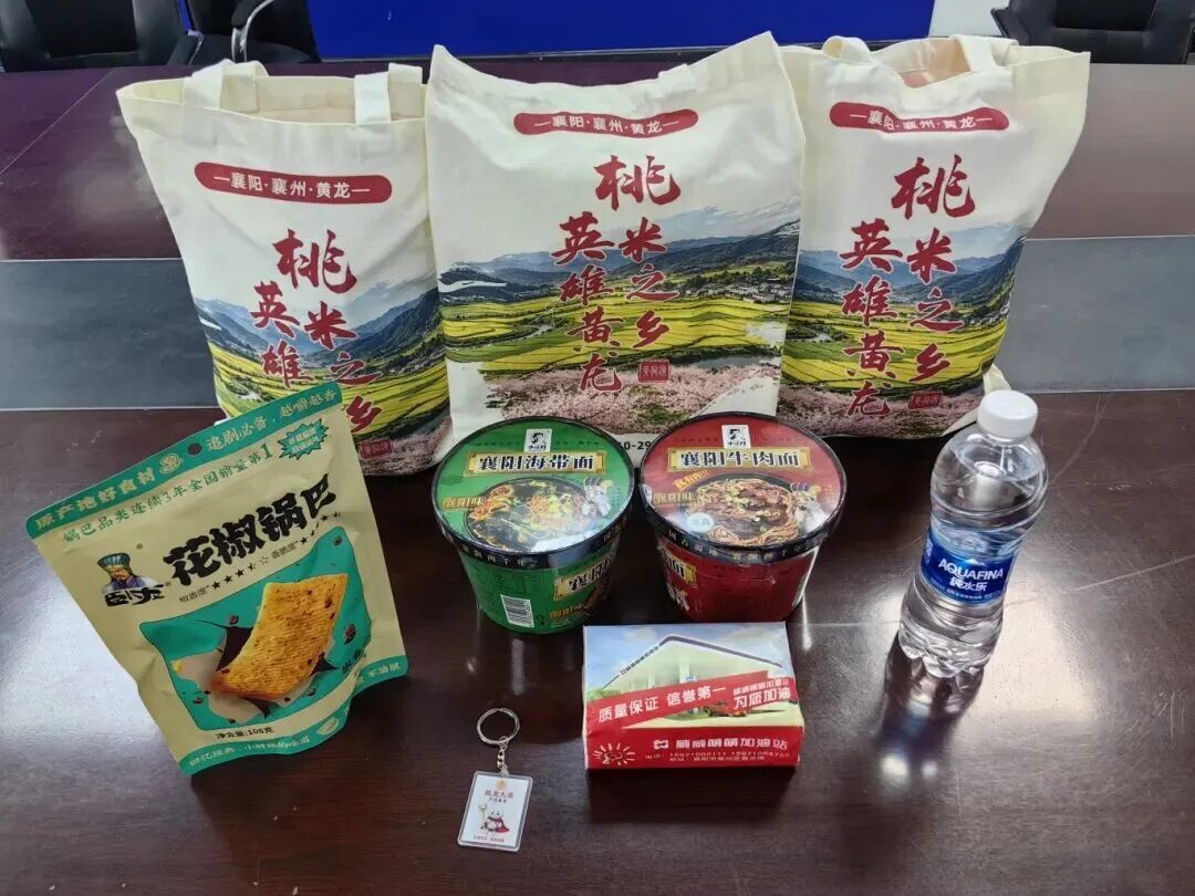 第11个麦收季，收割机又停在了派出所门口