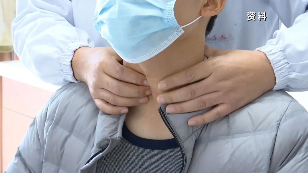 女子腰椎发现肿瘤，检查后发现竟是从脖子转移过来！医生提醒：这种癌千万别轻视