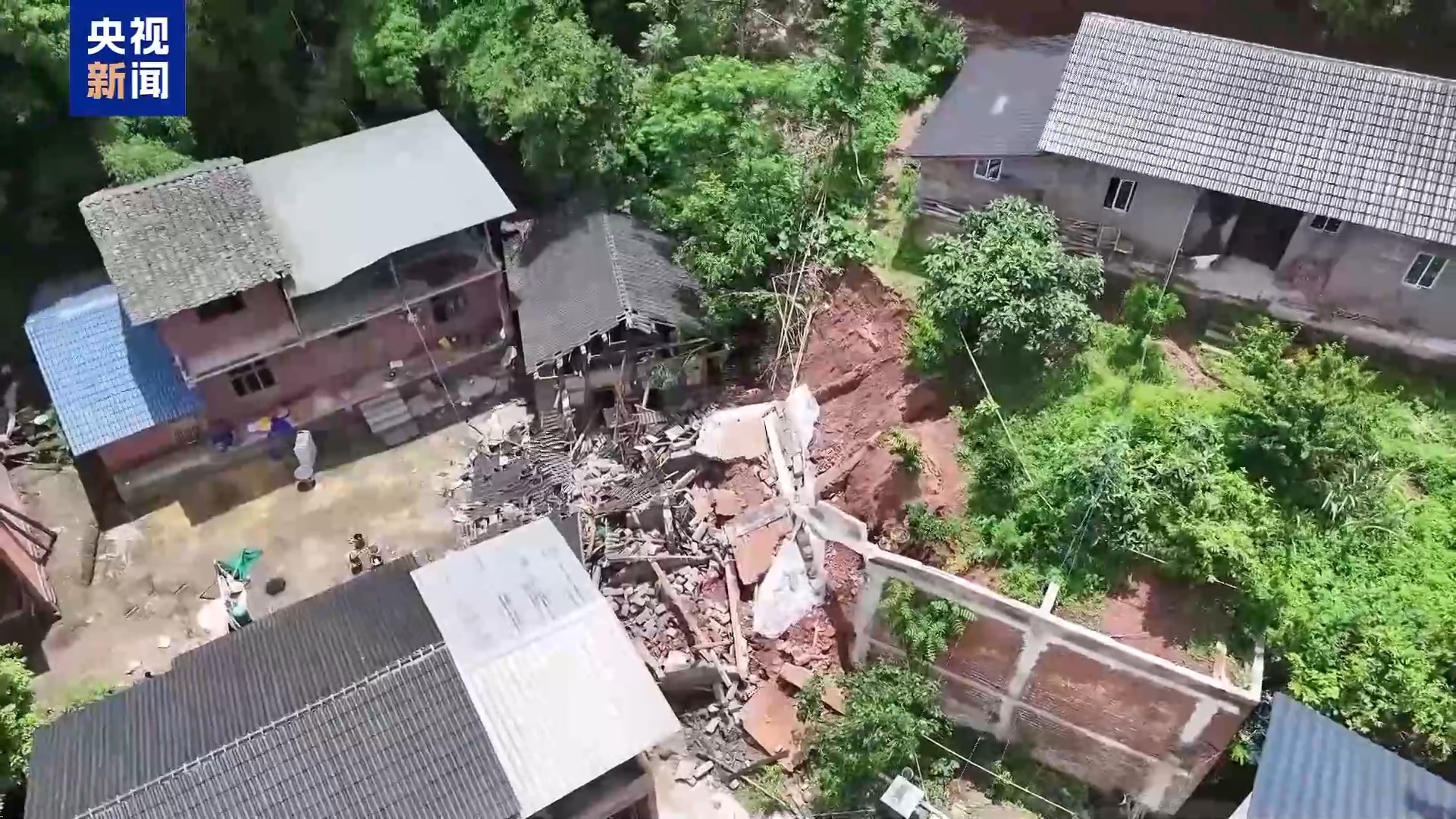 汛期警惕地质灾害 预警分级与避险知识速看