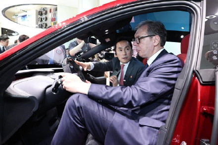 武契奇笑称买不起小米YU7GT