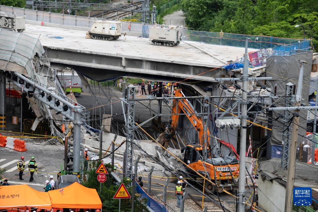 韩国首尔高架桥坍塌事故已造成3人死亡