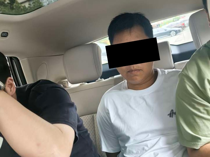 张某某专偷这些地方，被海宁警方当街抓获！