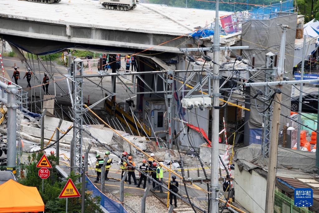 韩国首尔高架桥坍塌事故已造成3人死亡