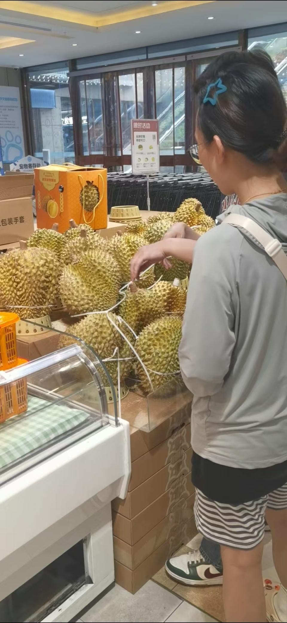 榴莲控狂喜!长沙榴莲进货量同比涨35%,批发价最低不到20元/斤 榴莲控狂喜!长沙榴莲进货量同比涨35%,批发价最低不到20元/斤