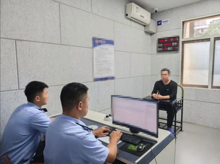 司机醉酒停三环路上睡觉，成都交警：严重违法，采取刑事强制措施