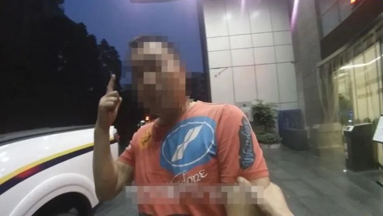 司机醉酒停三环路上睡觉，成都交警：严重违法，采取刑事强制措施