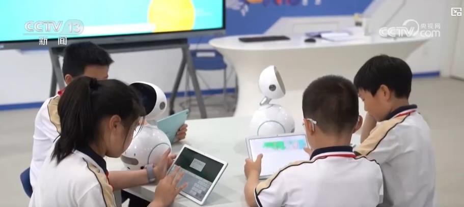 我国5G基站总数超500万 用户端数字化消费活力持续迸发 我国5G基站总数超500万 用户端数字化消费活力持续迸发
