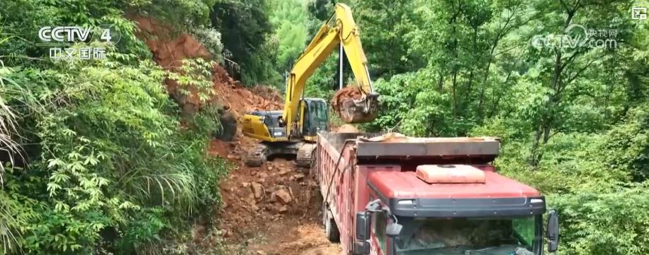 中东部大范围降雨持续：多部门全力救援 紧急转移群众、抢修道路保畅通