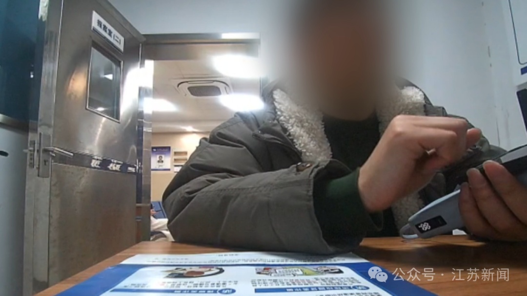 民警四次反诈劝阻,男子竟三次帮骗子圆谎,最后一次终于信了警察 民警四次反诈劝阻,男子竟三次帮骗子圆谎,最后一次终于信了警察