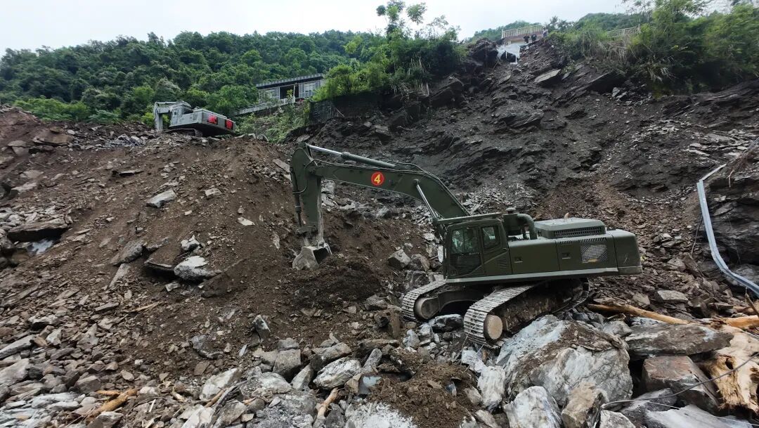 湖南石门部分道路中断,武警专业力量紧急抢通 湖南石门部分道路中断,武警专业力量紧急抢通
