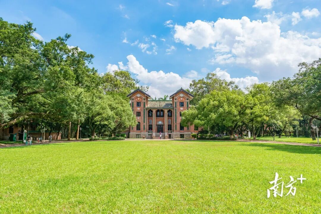 中山大学难预约黄牛却能卖“门票”?广东省教育厅:将加大高校开放力度 中山大学难预约黄牛却能卖“门票”?广东省教育厅:将加大高校开放力度