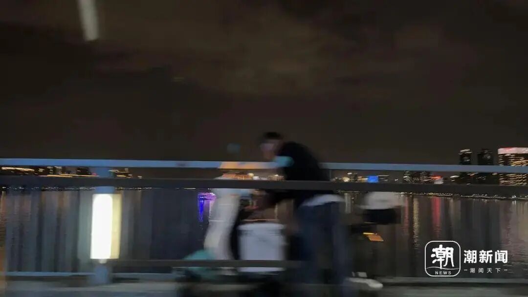 惊魂一刻！女子夜骑突然被不明细线割颈……