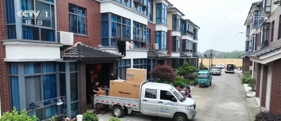 消费向“新”向“绿”向“智” 提振消费政策效果持续显现
