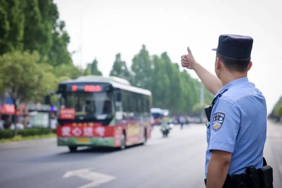 高三生,快检查一下你的身份证是否到期 高三生,快检查一下你的身份证是否到期