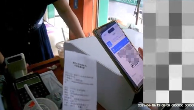 将花露水串换为医保药品，在调查组检查时切断网络，法定代表人被问询时突然晕倒，送医十分钟后又自行苏醒！海南一药店套取医保基金被通报