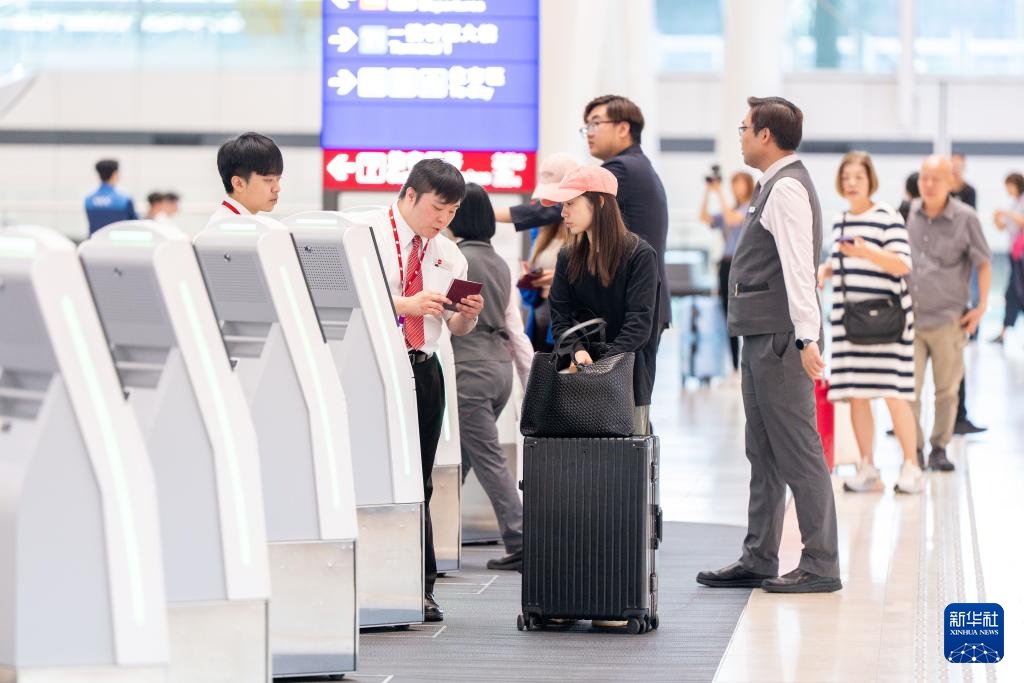 香港国际机场二号客运大楼旅客离港设施启用 香港国际机场二号客运大楼旅客离港设施启用