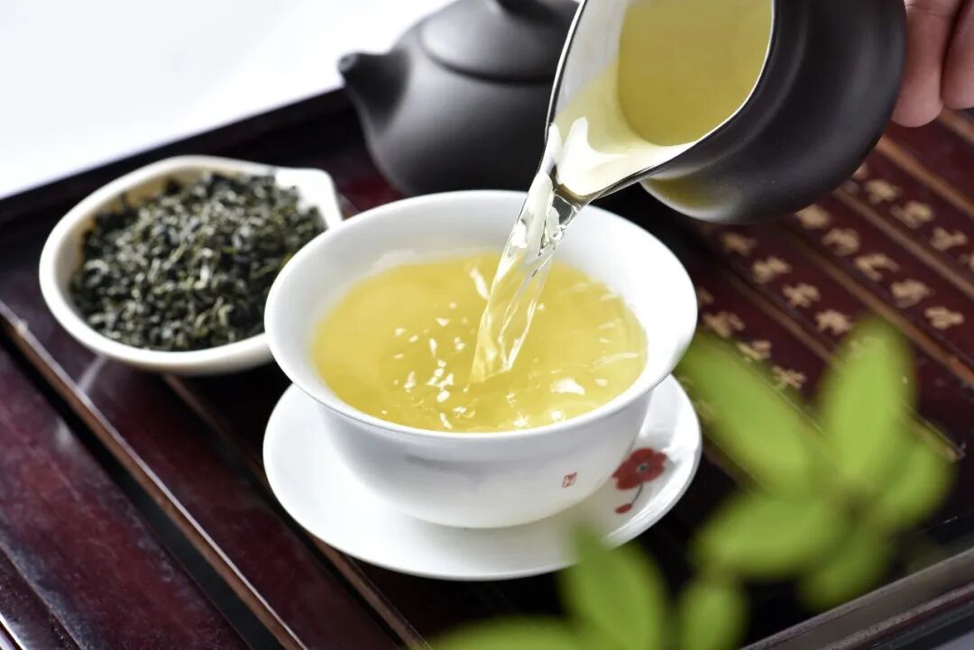 犯困时，咖啡和茶究竟哪个“续命”效果更好？