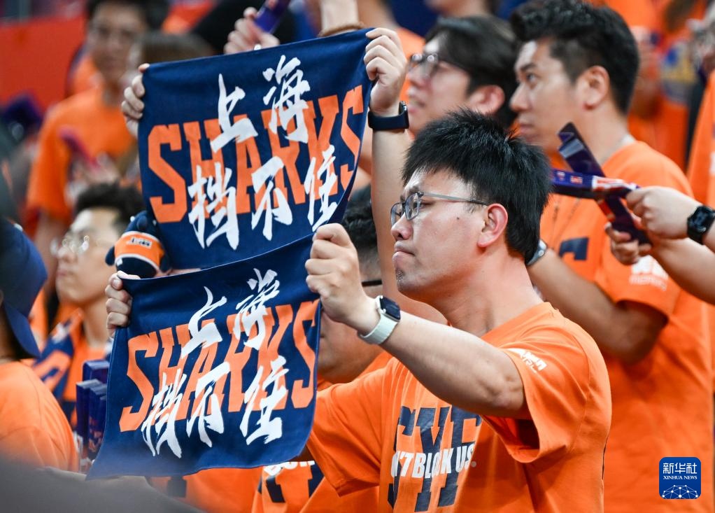 CBA总决赛第一场:上海久事队胜浙江浙商证券队 CBA总决赛第一场:上海久事队胜浙江浙商证券队