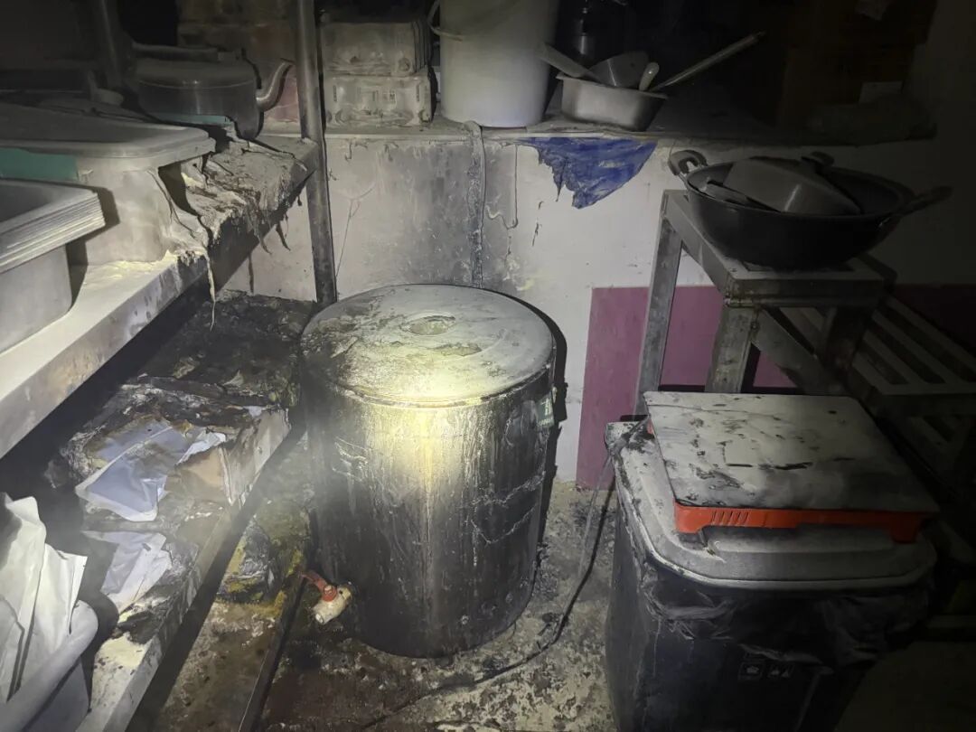 婚礼现场烟雾弥漫，近300名宾客以为是特效……后厨这些隐患快自查→