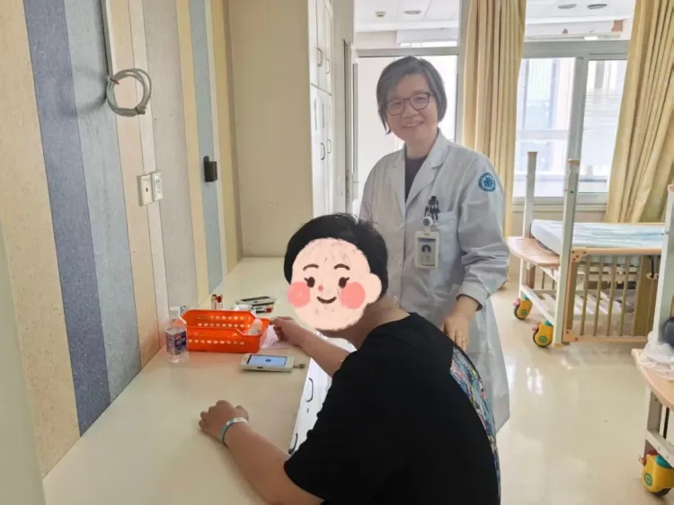 14岁女孩体毛多,被取外号“毛猴”孤立,自行网购脱毛膏后手臂被灼伤,医生提醒 14岁女孩体毛多,被取外号“毛猴”孤立,自行网购脱毛膏后手臂被灼伤,医生提醒