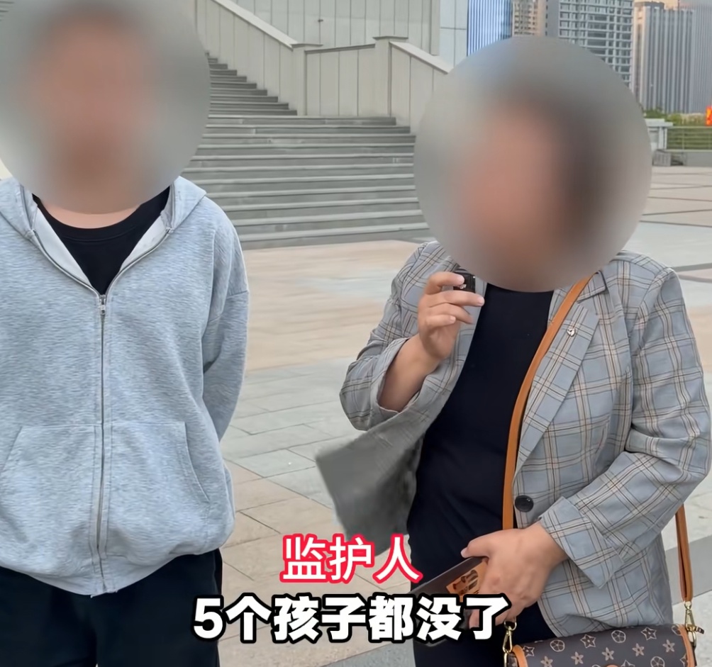 5名少年深夜狂飙改装车,开车时把方向盘拆下伸出窗外!交警叔叔都说:我真的第一次见到…… 5名少年深夜狂飙改装车,开车时把方向盘拆下伸出窗外!交警叔叔都说:我真的第一次见到……