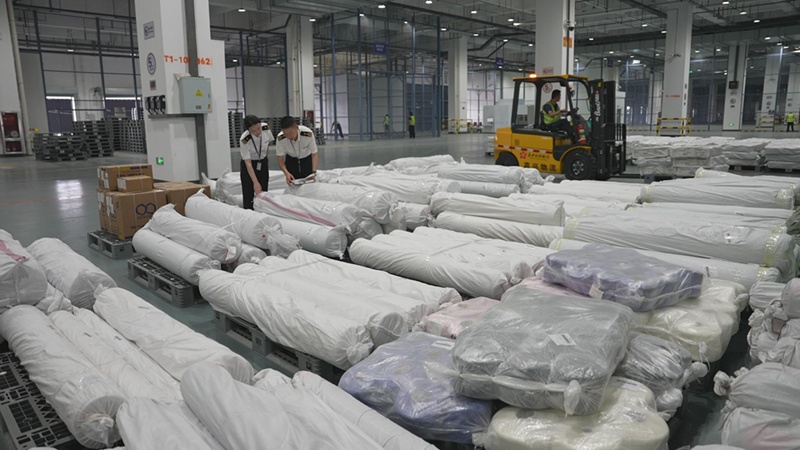 长三角首个专业货运机场首条国际航线今日开通