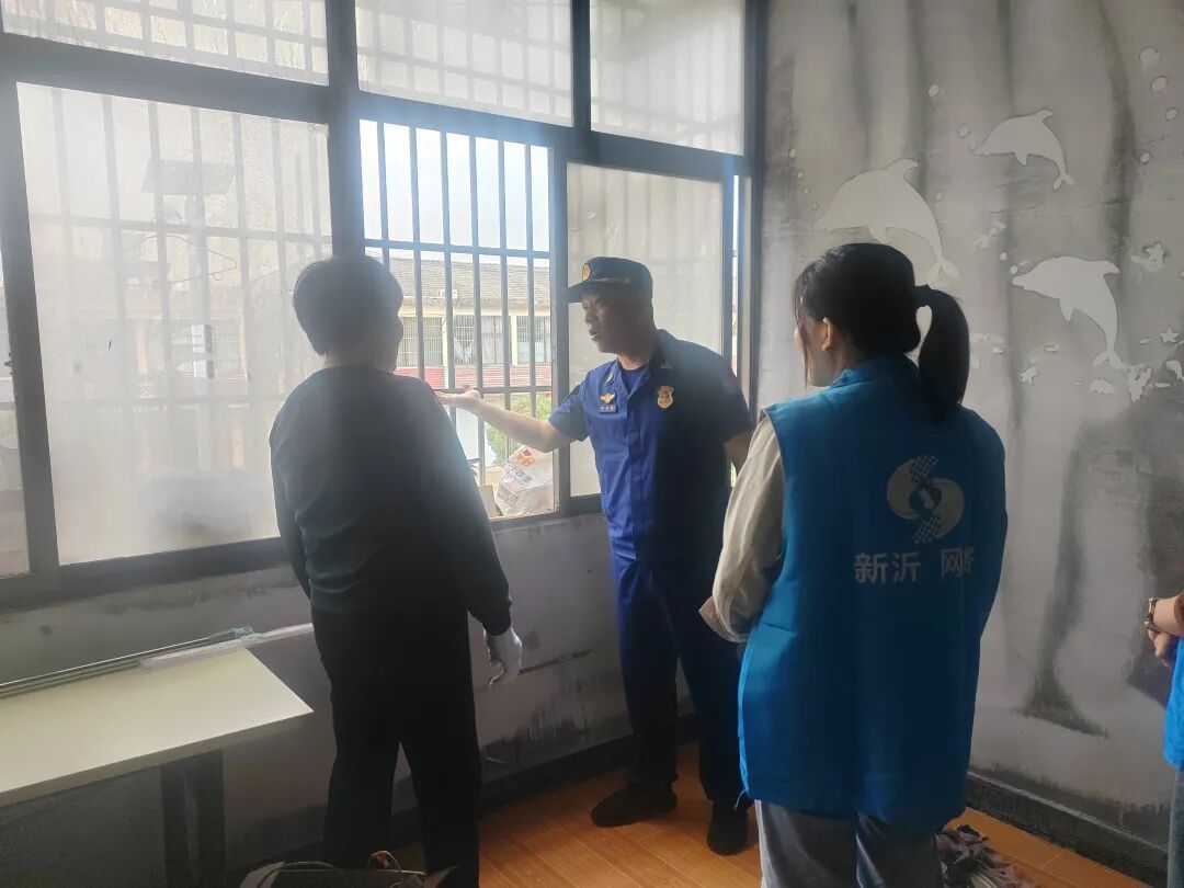 小小蚊香烧了家,他们在现场这么说…… 小小蚊香烧了家,他们在现场这么说……