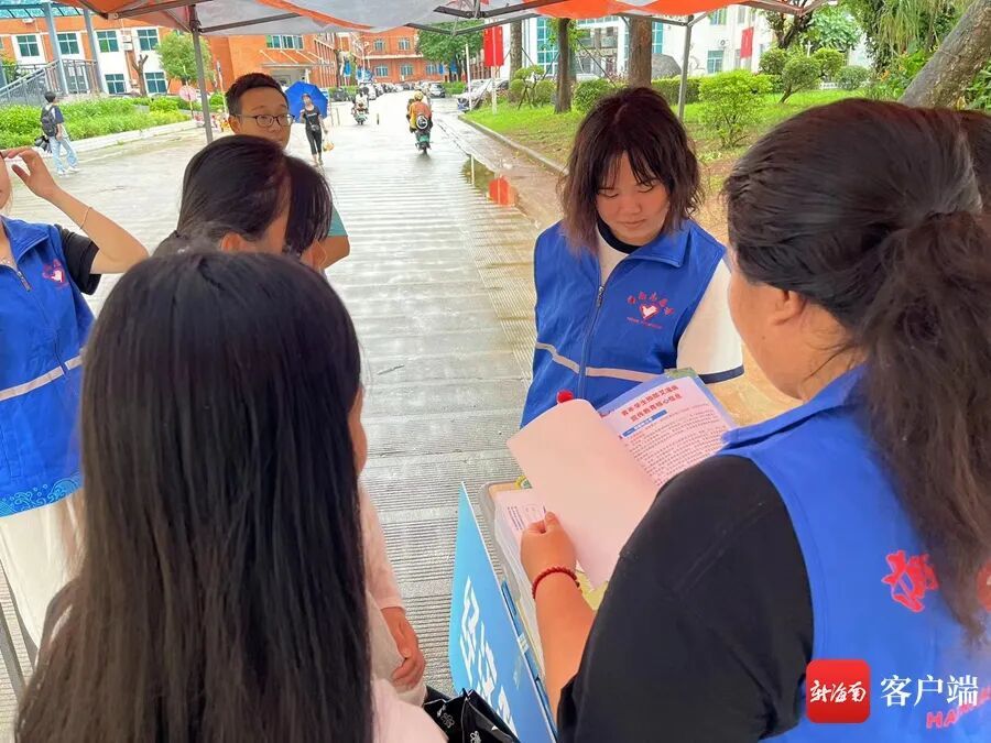 那个用脚写字的“折翼”女孩,大学毕业啦!关于未来,她说…… 那个用脚写字的“折翼”女孩,大学毕业啦!关于未来,她说……