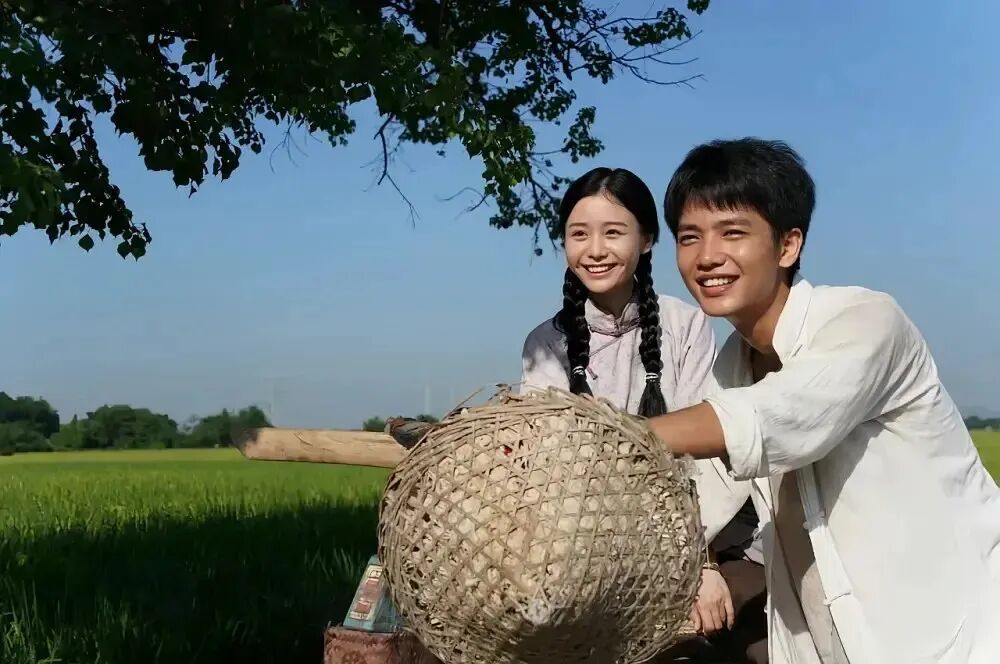 这封“三无”情书票房已超12亿，导演：做讲故事的手艺人