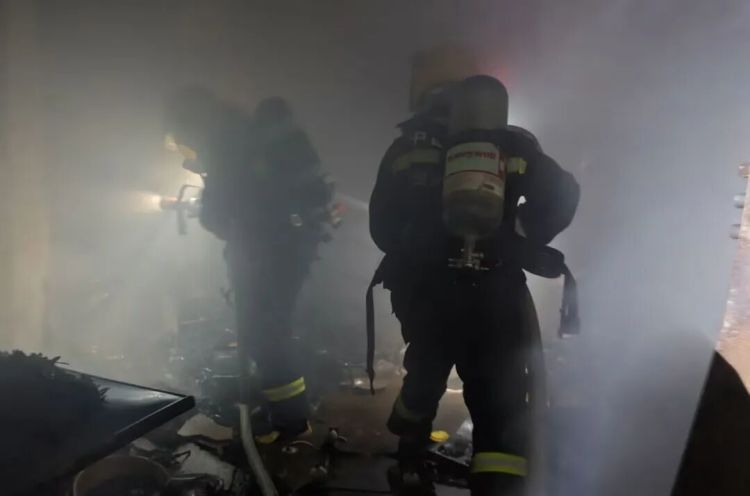 男子凌晨4点出门散步，家竟烧没了！有关电气火灾，警惕这些坏习惯→