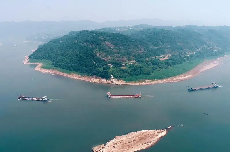 长江朝天门至涪陵河段整治工程正式投运，5000吨级货轮可常年直达重庆