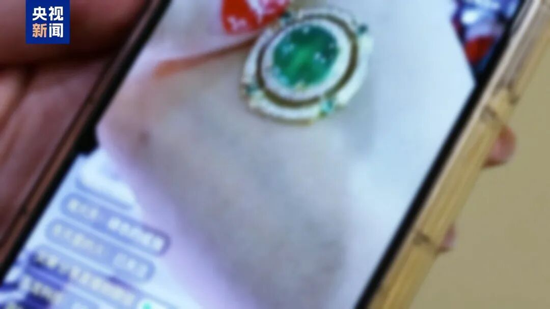 “买mimi发夹送uu”,主播19.9元售MiuMiu高仿发夹引热议,律师回应 “买mimi发夹送uu”,主播19.9元售MiuMiu高仿发夹引热议,律师回应