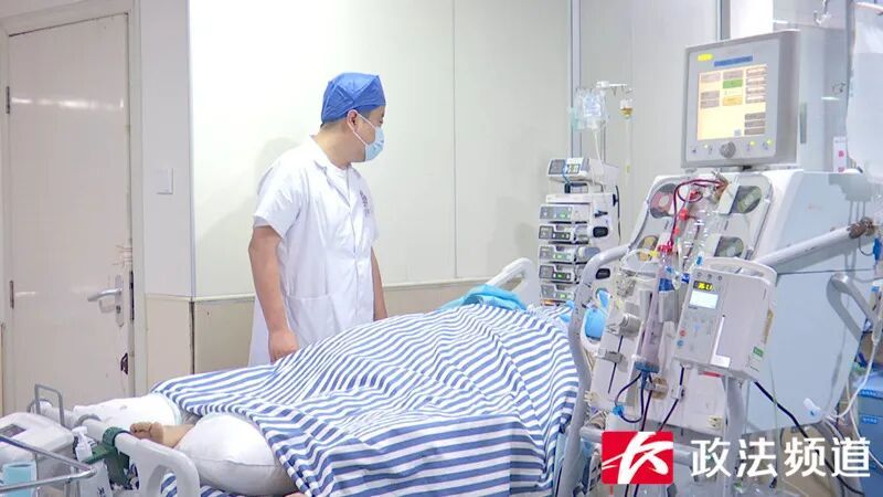 11岁男孩自行网购化学品在家擅自做实验,因操作不当致自己重伤!医生提醒 11岁男孩自行网购化学品在家擅自做实验,因操作不当致自己重伤!医生提醒