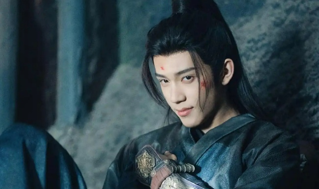 热搜第一！曾出演《逐玉》中随元青一角‌，他以“家庭特殊困难”申请从中戏转学到专科；最新回应