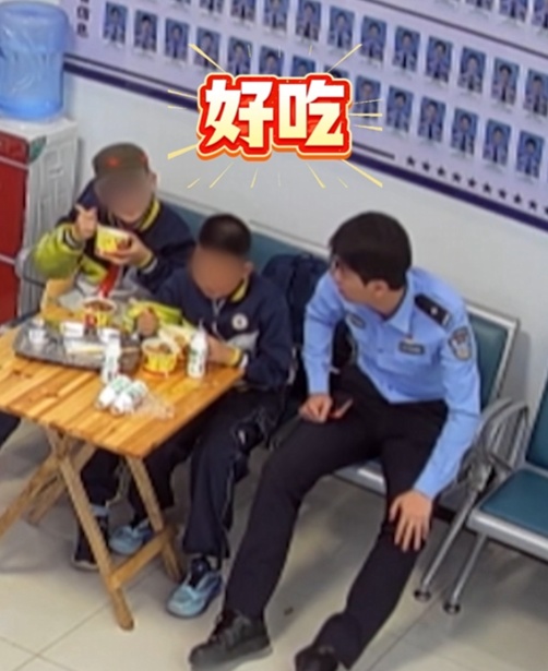 懂事小孩哥：“我们吃了饭，得给你们干点活！”
