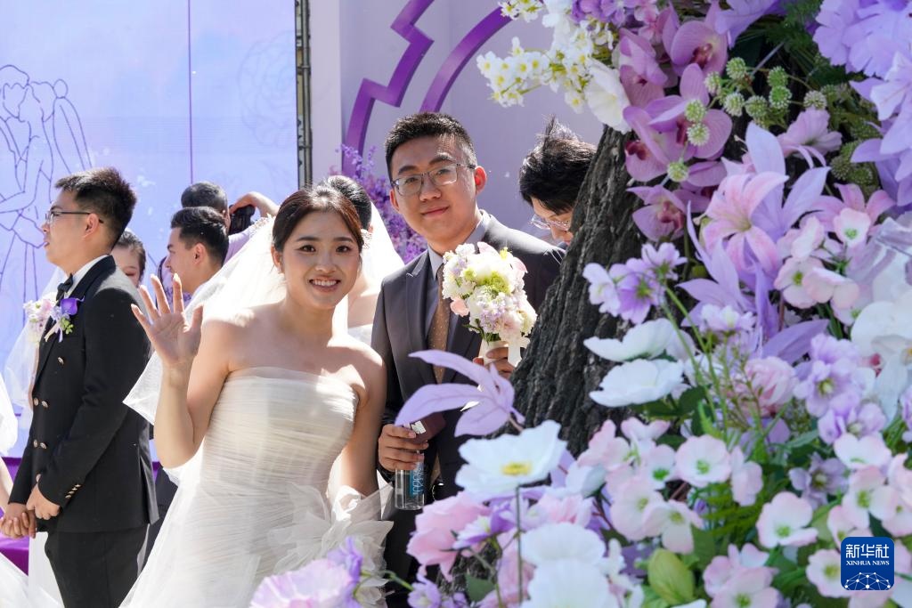 哈工大举办博士生集体婚礼 哈工大举办博士生集体婚礼