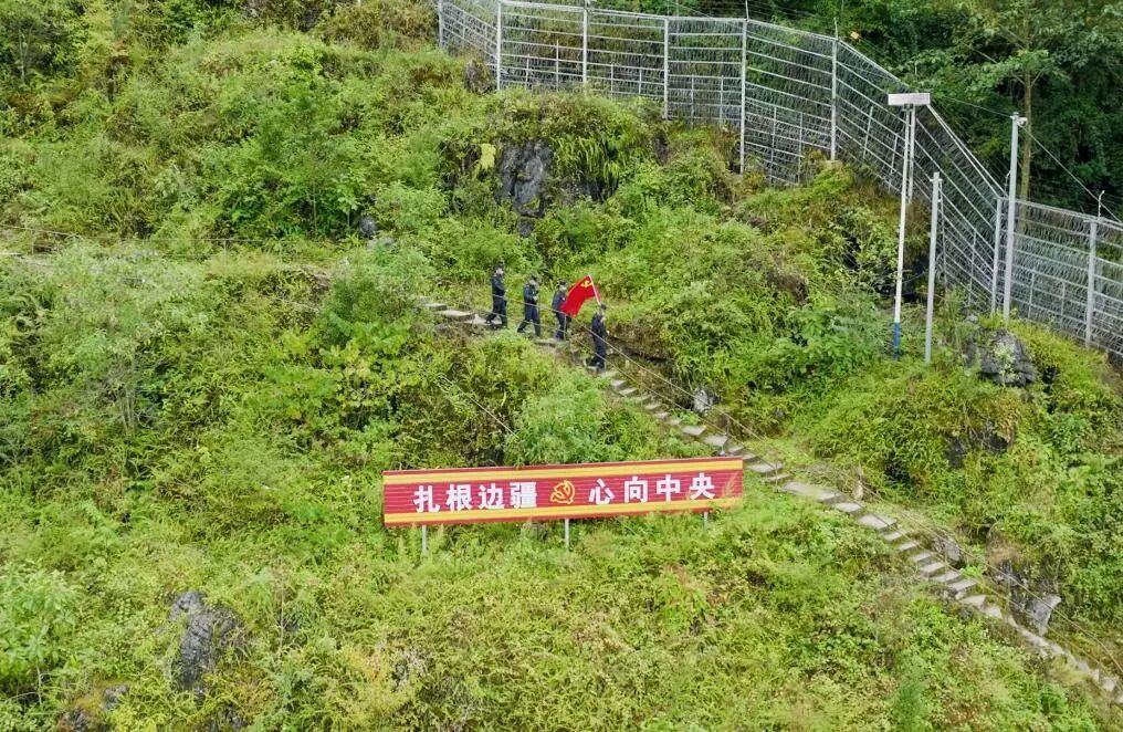 “我不敢说想爸爸,怕爸爸难过得很” “我不敢说想爸爸,怕爸爸难过得很”
