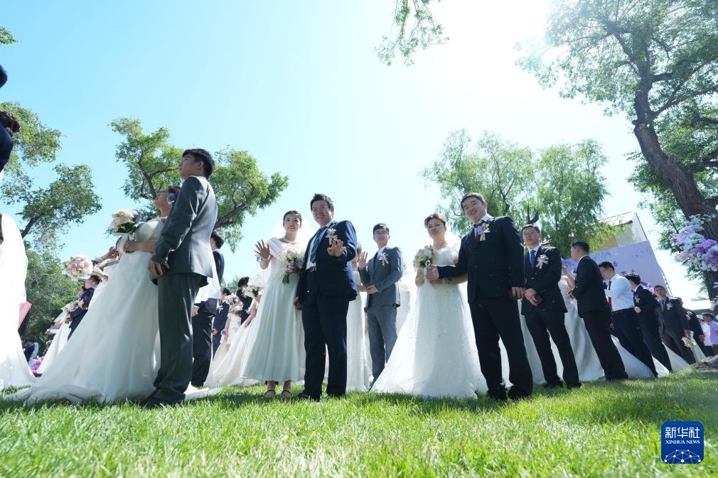 哈工大举办博士生集体婚礼 哈工大举办博士生集体婚礼