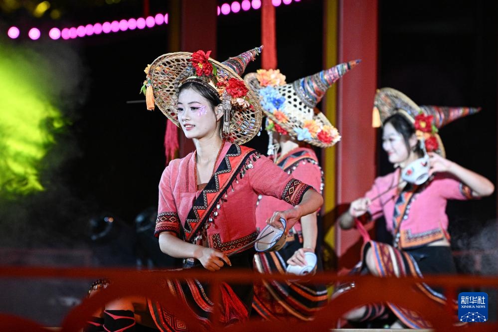 海南保亭:七仙奇梦 黎苗风情 海南保亭:七仙奇梦 黎苗风情