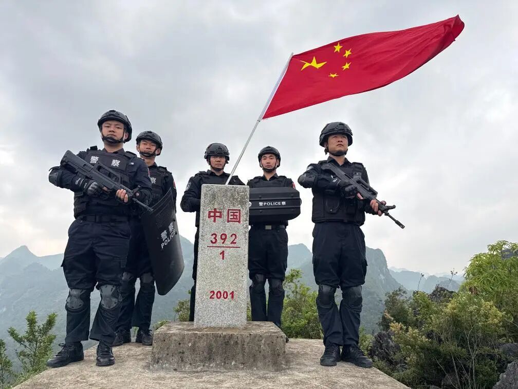 “我不敢说想爸爸,怕爸爸难过得很” “我不敢说想爸爸,怕爸爸难过得很”