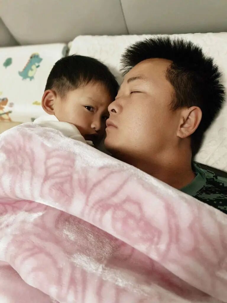 “我不敢说想爸爸,怕爸爸难过得很” “我不敢说想爸爸,怕爸爸难过得很”