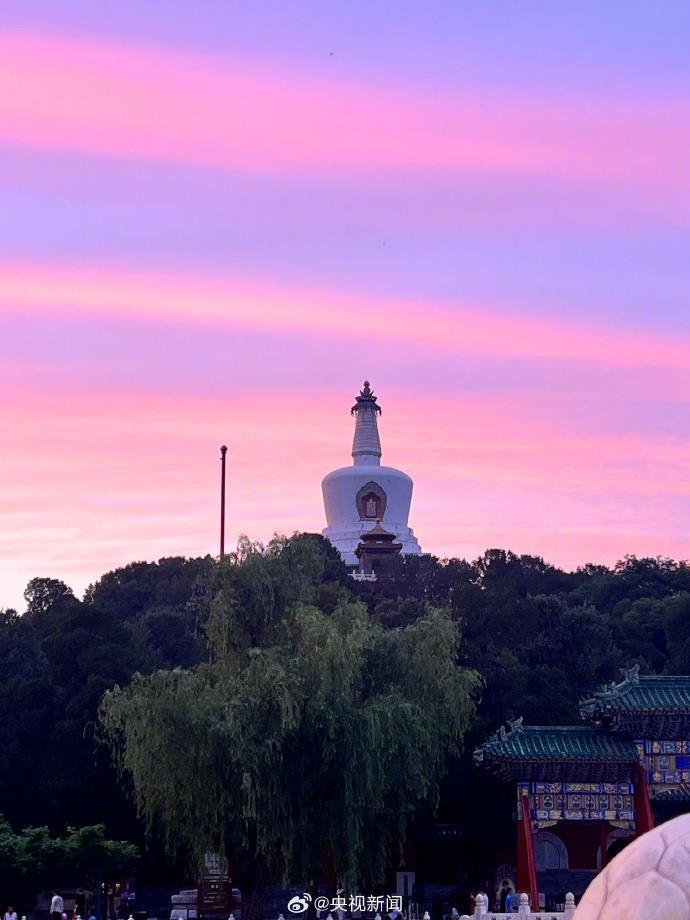 5月最后一天 北京现浪漫晚霞 5月最后一天 北京现浪漫晚霞
