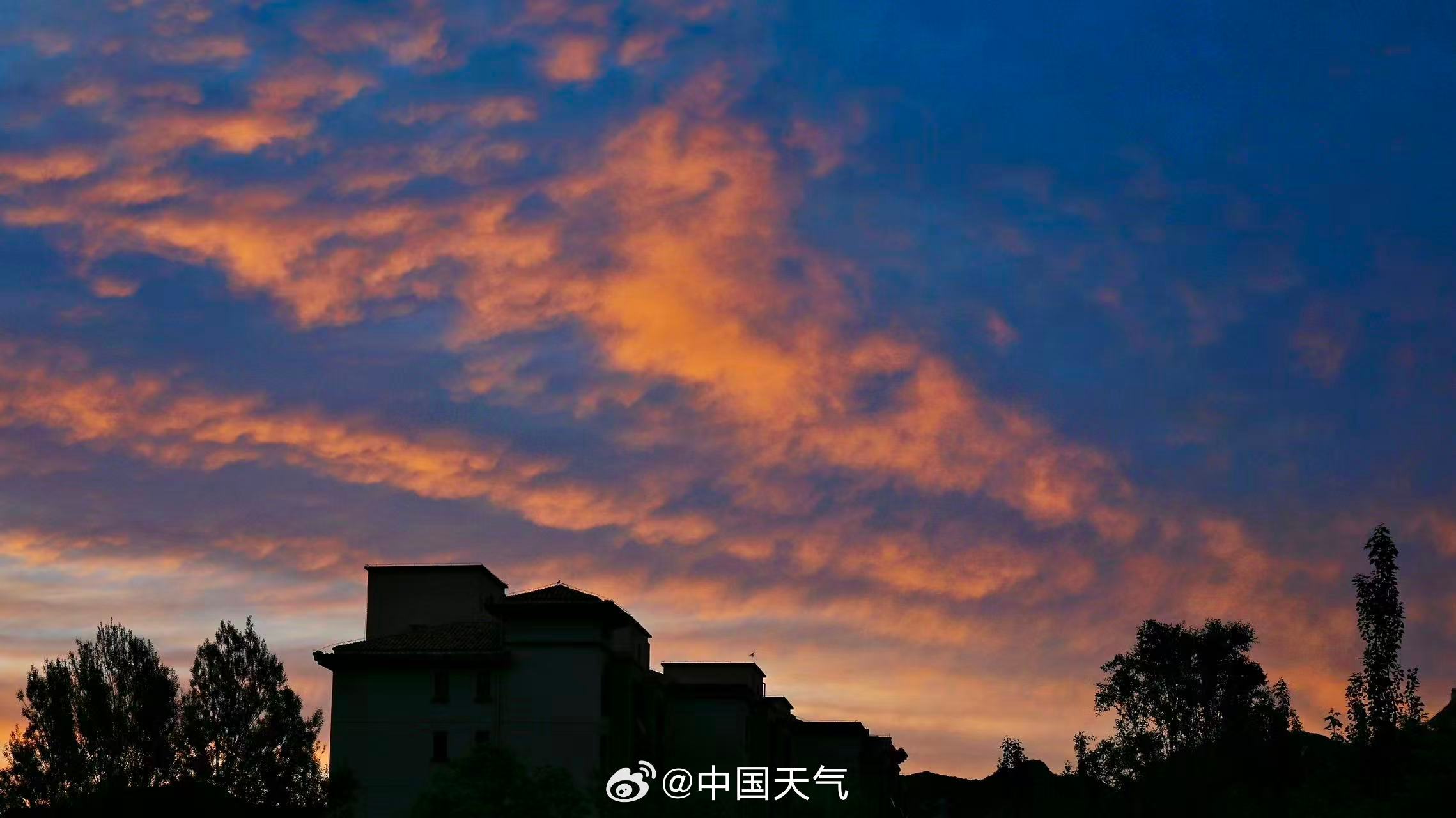 浓墨重彩！北京油画版朝霞惊艳登场