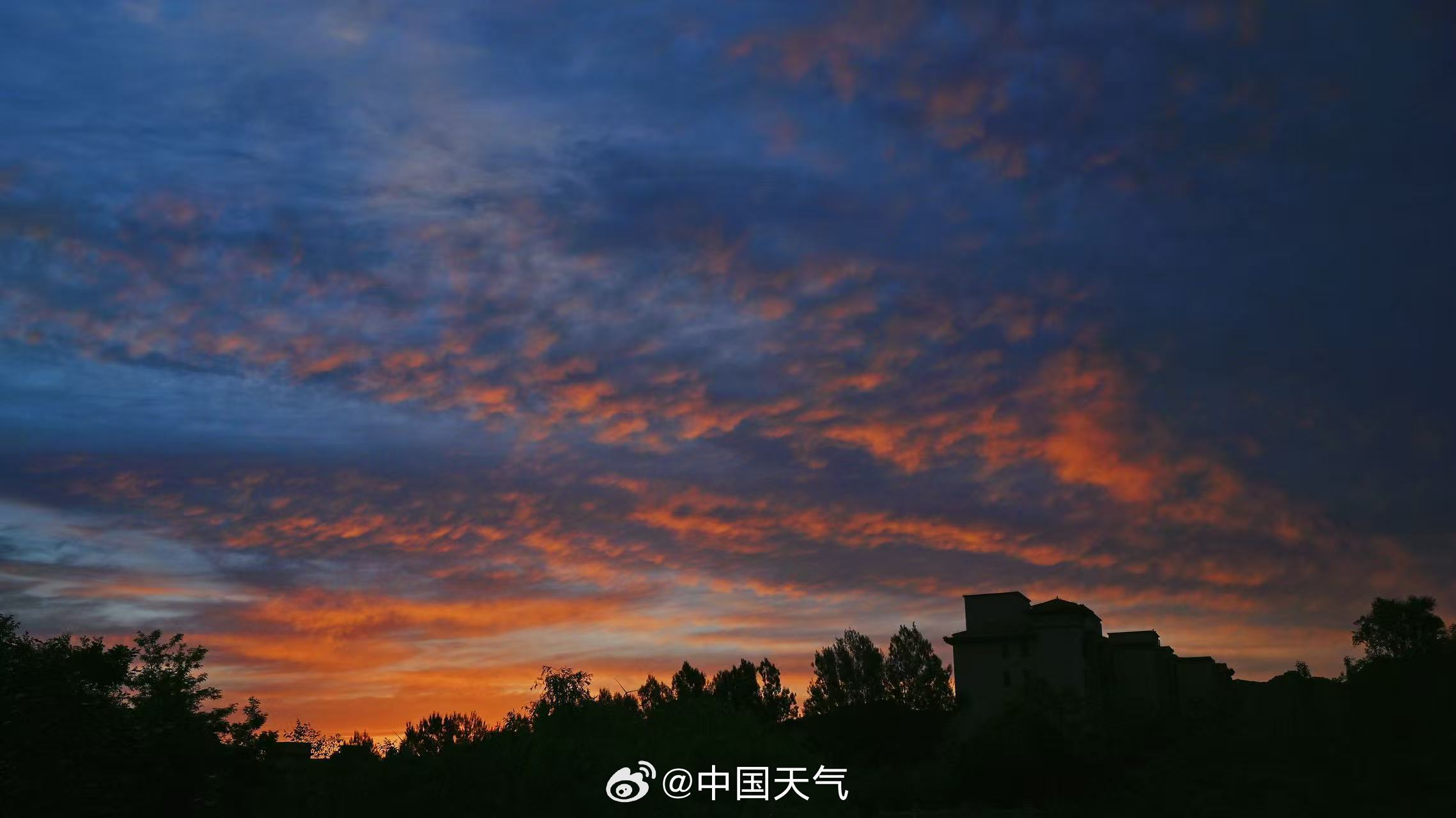 浓墨重彩！北京油画版朝霞惊艳登场