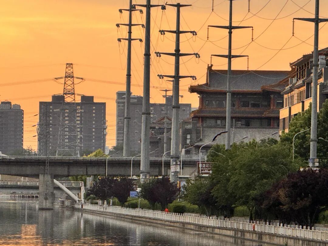 太美了!被北京朝霞刷屏,今天还有晚霞和蓝月亮!(附最佳观测点) 太美了!被北京朝霞刷屏,今天还有晚霞和蓝月亮!(附最佳观测点)