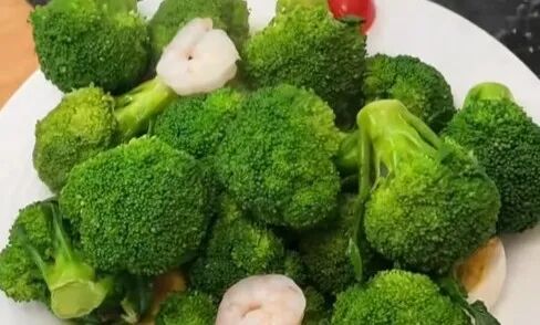 “水果骗局”被曝光！6种随处可见的“假水果”，你可能经常吃