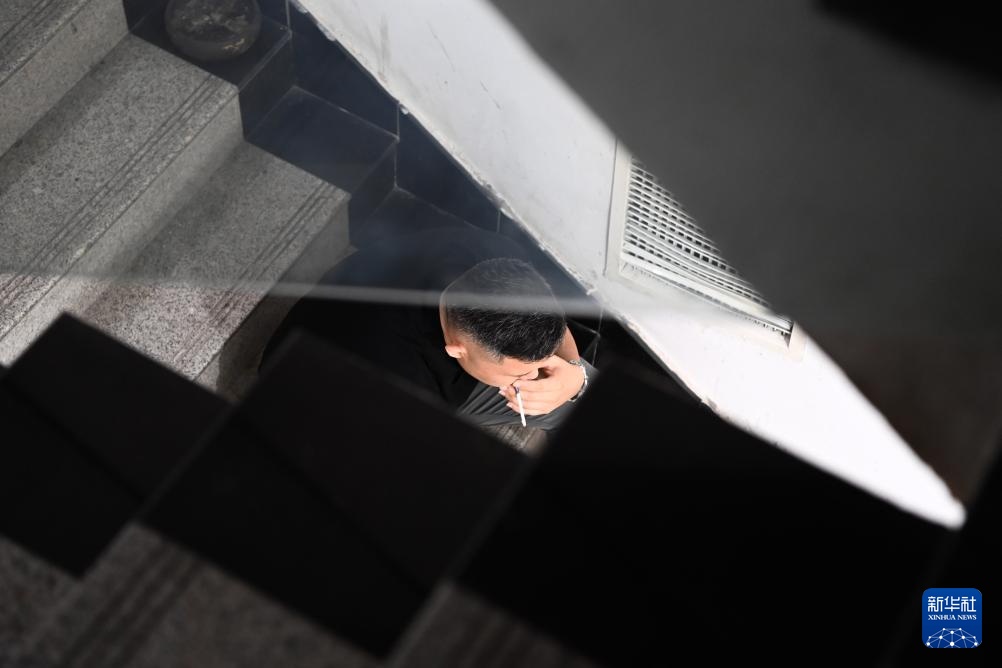 焦点丨禁烟标识成摆设,二手烟治理为何“禁而不止” 焦点丨禁烟标识成摆设,二手烟治理为何“禁而不止”